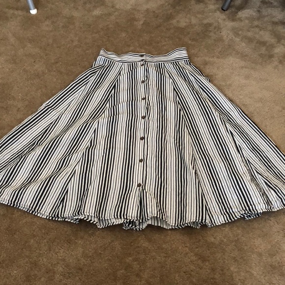 universal thread skirt